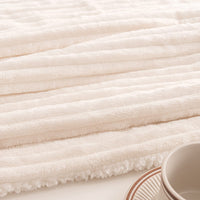 9 x Brand New EMEMA Soft Fluffy Blanket Flannel Blanket Fleece Blanket Living Blankets Warm Couch Blankets Sofa Blanket Throw Blanket Thick Throw as Bedspread for Bed Couch Bedroom Office 125x150 cm White - RRP €260.91