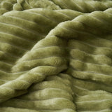 1 x RAW Customer Returns MIULEE Cuddly Blanket Fleece Blanket Flannel Blanket Pompoms Solid Color Living Blankets Couch Blanket Fluffy Throw Microfiber Bedspread Sofa Blanket Blanket For Bed Sofa Bedroom Office 125 x 150 cm Green - RRP €22.49