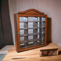 1 x RAW Customer Returns Display Case for Wall Wood and Glass Magnetic Closure 42 cm - RRP €92.14