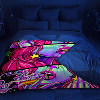 6 x Brand New HOLAVIDA Smoky Cool Girl Throw Blanket, Fluorescent Hippie Hippy Trippy Flannel Blanket, Glowing Decoration for Sofa, Couch, Bed and Room, 127cmx152cm - RRP €122.4