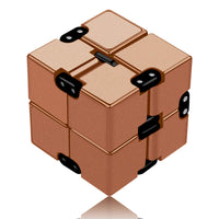 1 x RAW Customer Returns Funxim Infinity Cube, Infinite Cube Toy, Magic Infinite Flip Cube Decompression Toy, Killing Time Fidget Toys Stress Relief Cube Gold  - RRP €10.07