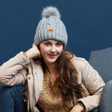 1 x RAW Customer Returns REDESS Women s Winter Pompom Hat with Warm Fleece Lining, Thick Thick Snow Knit Ski Hat - RRP €19.99