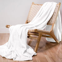 1 x RAW Customer Returns Dreamzie - Fluffy fleece blanket 220 x 270 cm - Cuddly blanket microfiber 100 polyester 260gsm - Blanket sofa with herringbone pattern and soft feel - white - RRP €30.99