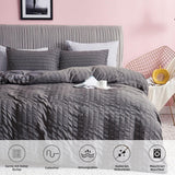 1 x RAW Customer Returns Freyamy Seersucker Bed Linen 220x240cm 3-piece Grey Embossed Stripes Structured Bedding Sets Plain Brushed Microfiber Soft Duvet Cover with Zipper and 2 Pillowcases 80x80cm - RRP €47.35