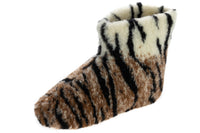 1 x Brand New APREGGIO Winter Slippers Unisex - Warm Wool Slippers with Non-Slip Leather Sole - Style for Men and Women - Warm Slippers - Tiger Size 42 - RRP €32.92