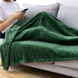 1 x RAW Customer Returns MIULEE Cuddly Blanket Fleece Blanket Flannel Blanket Solid Color Living Room Blankets Couch Blanket Fluffy Throw Microfiber Bedspread Sofa Blanket Blanket For Bed Sofa Bedroom Office 65x82Inch 170x210cm Dark Green - RRP €33.99