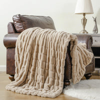 1 x RAW Customer Returns BATTILO HOME Faux Fur Throw Blanket, Fluffy Double Sided Imitation Rabbit Fur for Bed, Sofa, Couch, Living Room, Home Decor Tan, 127 152cm  - RRP €79.99