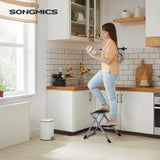 1 x RAW Customer Returns SONGMICS 2-step stepladder, foldable, 20 cm step width, rubber, non-slip, with handle, load capacity 150 kg, made of steel, grey and black GSL002GY01 - RRP €30.34