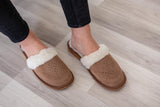 1 x RAW Customer Returns APREGGIO - Warm women s winter slippers made of smooth leather - Wedge sole - Wool insulated - 100 natural product - Closed slippers - Handmade - Brown - Size 39 EU - RRP €17.14