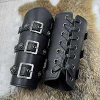 1 x RAW Customer Returns HiiFeuer Medieval PU Leather Buckle Arm Armor, Knight LARP Halloween Costume Black  - RRP €22.52