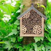 1 x RAW Customer Returns WILDLIFE FRIEND I Bee hotel with metal roof, wild bees insect hotel - Ready assembled made of pine wood 100 weatherproof - Untreated, insect hotel, nesting aid for wild bees - RRP €23.18