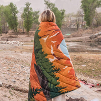 1 x RAW Customer Returns KingCamp Travel Blanket Ultralight Warm Outdoor Camping Blanket Water-Repellent Compact Small Pack Size for Camping Office Outdoor Orange Mountain, 175 x 135 cm  - RRP €46.72