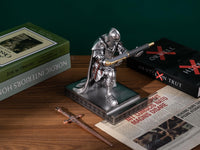 1 x RAW Customer Returns HDMbigmi King s Guard Cape Warrior Knight Pen Holder Statue Ornament Metal Sword Paperweight Paper Opener for Office Home Silver  - RRP €52.88