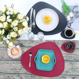 1 x RAW Customer Returns Washable placemats and coasters, wipe-clean leather placemats, heat-resistant double-sided placemats, set of 4, non-slip placemats, faux leather black and red . - RRP €20.05