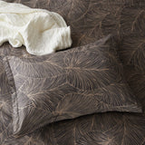 1 x RAW Customer Returns Jemiipee floral bedding set with tropical palm leaves pattern, 1 x duvet cover 135x200 cm with 1 x pillowcase 80x80 cm and zipper, soft 100 microfiber bed linen modern, dark brown - RRP €27.99