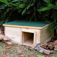 1 x RAW Customer Returns WILDLIFE FRIEND Large winterproof hedgehog house with wooden floor Weatherproof hedgehog feeding house for the garden Cat-safe hedgehog winter quarters - 40x40x19 cm - RRP €36.85