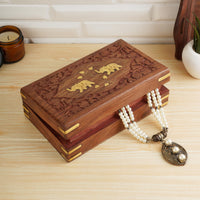 1 x RAW Customer Returns Ajuny Hand Carved Wooden Treasure Chest Decorative Jewelry Storage Keepsake Box Elephant Flower Carving Versatile Use as Jewelry Holder Watch Box Ideal for Gifts 8x5 Inches - RRP €18.89