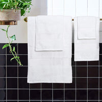 1 x RAW Customer Returns GLAMBURG Ultra Soft 6-Pack Cotton Towel Set, Includes 2 Oversized Bath Towels 70 x 140 cm, 2 Hand Towels 40 x 60 cm and 2 Washcloths 30 x 30 cm, White - RRP €19.81