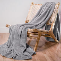 1 x RAW Customer Returns Dreamzie - Cuddly blanket 220x240 cm - Fluffy fleece blanket microfiber 100 polyester 260gsm - Blanket sofa with herringbone pattern and soft feel - Grey - RRP €26.99