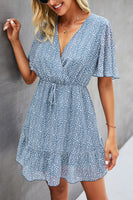 1 x RAW Customer Returns Awemeal Summer Dress Women Short Print Boho Dresses Beach Dress Short Sleeve V-Neck Chiffon Dress Ruffle Mini Dress with Belt L, Light Blue  - RRP €37.3