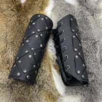 1 x RAW Customer Returns HiiFeuer Medieval Brigantine Style Armguards, Faux Leather Mercenary Combat Gauntlet, Renaissance Knight Arm Guard, Vintage Style Black B  - RRP €28.14