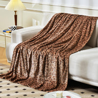 1 x RAW Customer Returns softan fleece blanket, new leopard pattern, light soft flannel blankets for couch, bed, sofa, luxurious warm cozy for all seasons, gift for Christmas New Year, 152cm 203cm - RRP €36.26